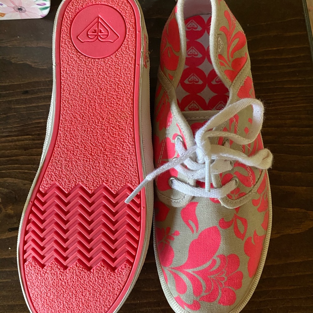 Ladies Roxy Sneakers 👟 - Picture 2 of 2